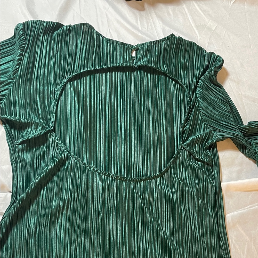Commense Green Backless Dress - Picture 9 of 11